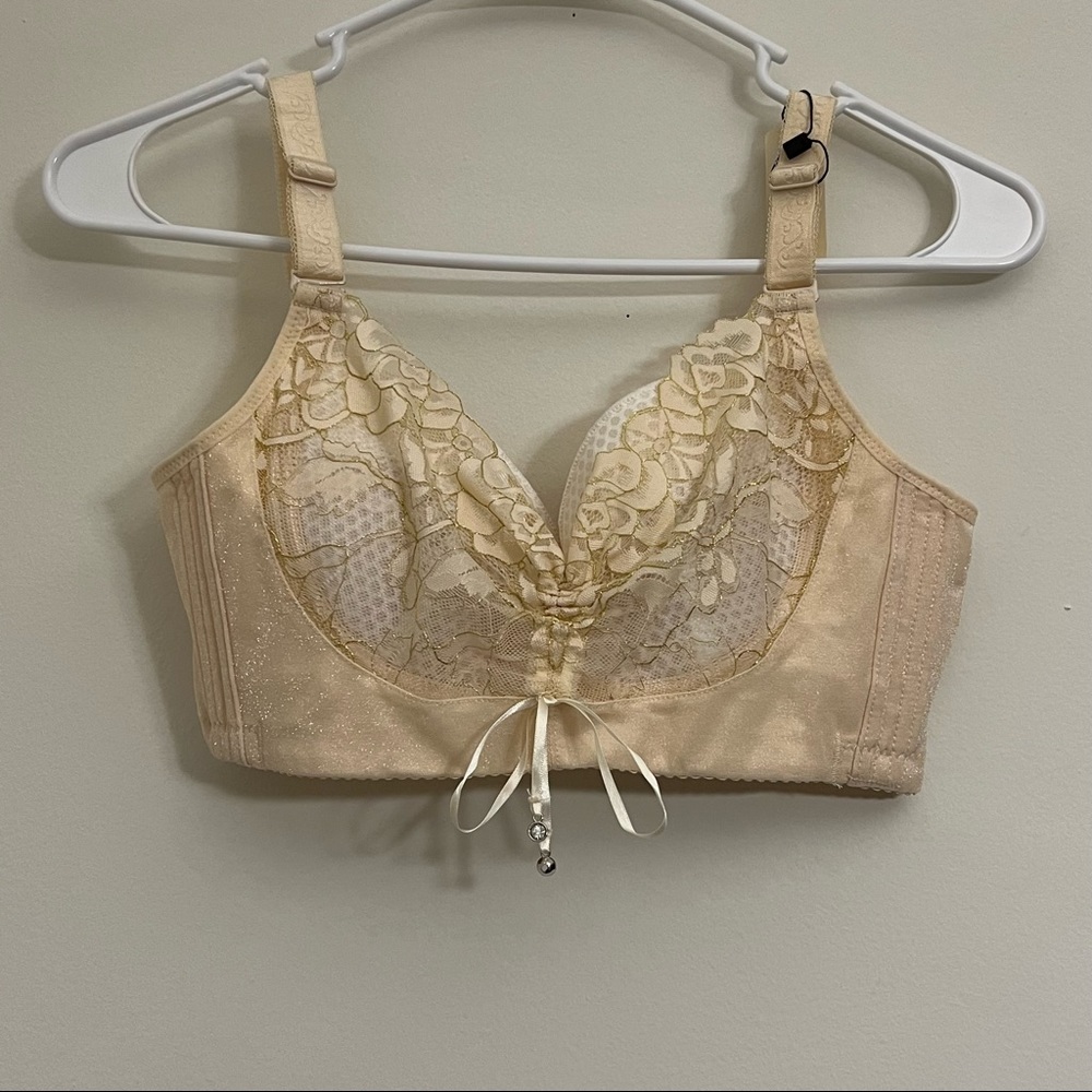 Orlinas New With Tag Womens Cream Push- Up Bra